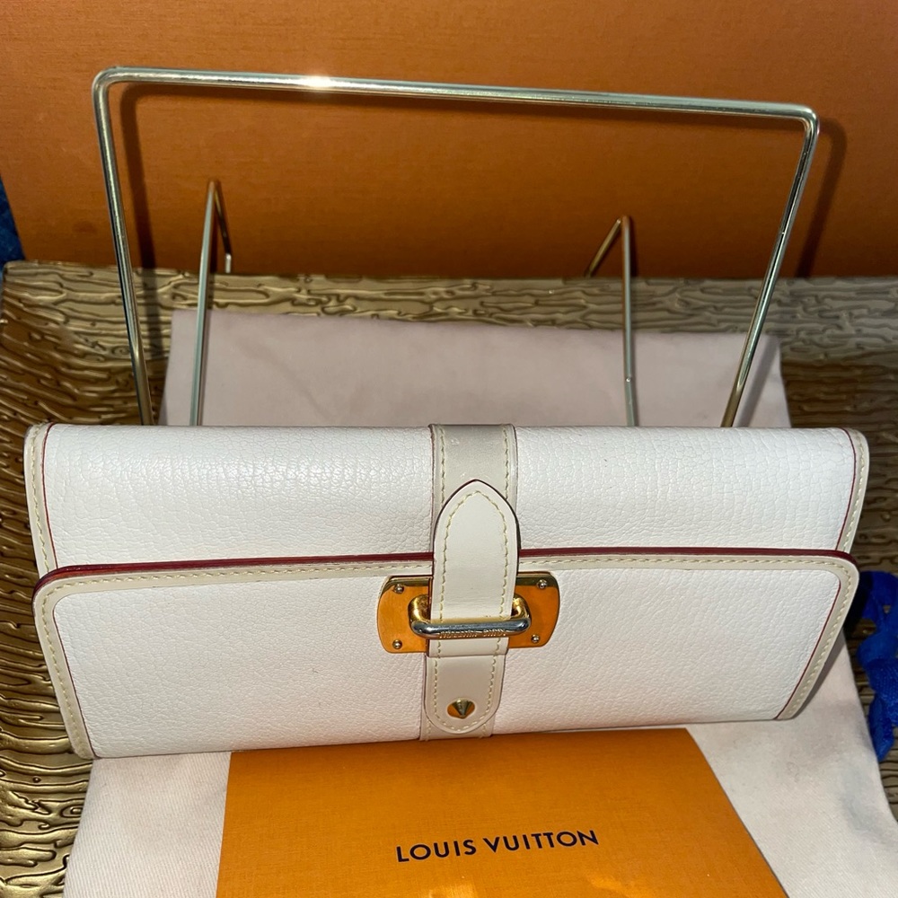 Louis Vuitton Wallet - Picture 6 of 13